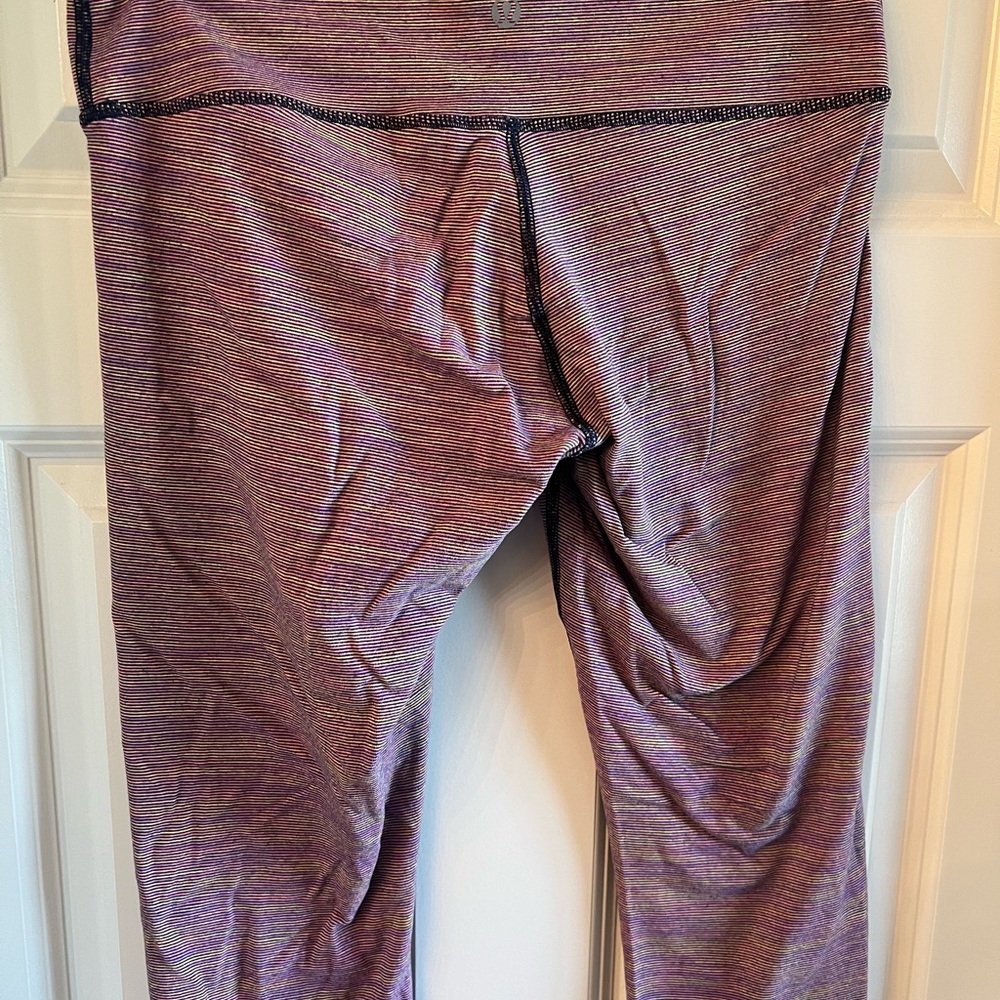 Lululemon Cropped Wunder Under. Size 8 Space Dye - image 4